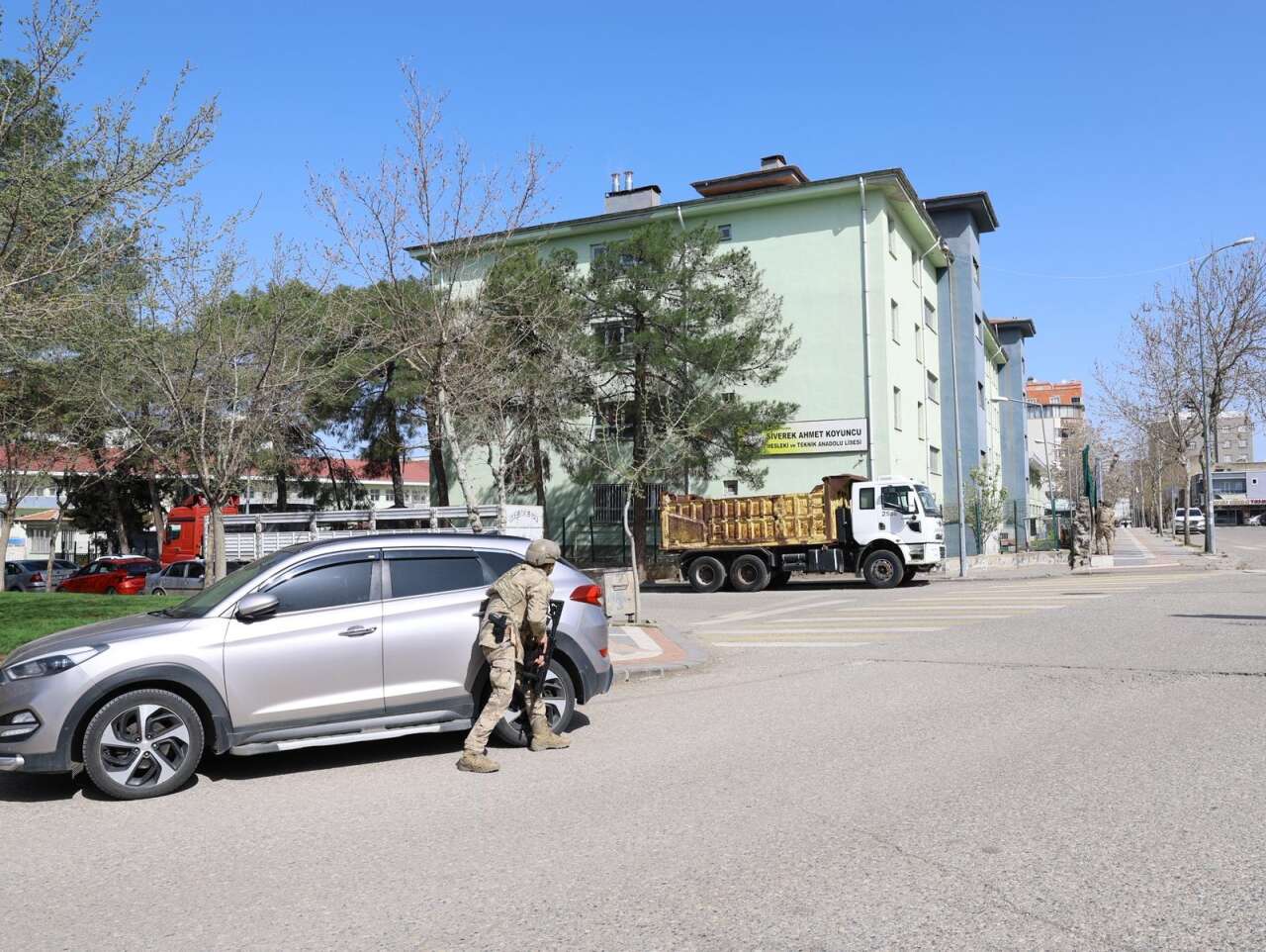 Okuldaki eski öğrenci dehşetinde tüm detaylar belli oldu! 1 ölü, 16 yaralı var 18